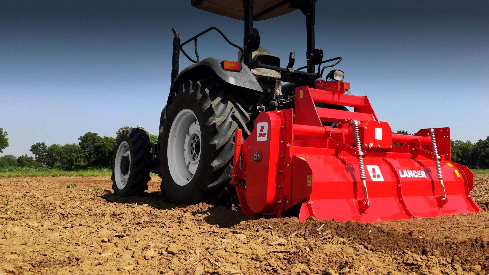 Maquinaria agricola lancer